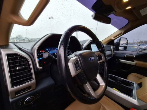 Used 2022 Ford F350 Lariat w/ Lariat Ultimate Package image 9