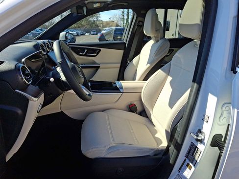 Used 2026 Mercedes-Benz GLC 300 4MATIC image 11