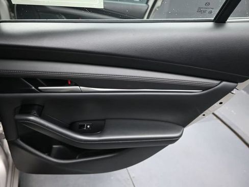 Used 2024 MAZDA MAZDA3 s FWD image 23