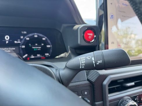 Used 2025 Toyota Tacoma TRD Pro AWD/4WD image 19