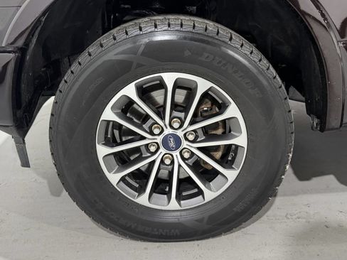 Used 2019 Ford F150 Lariat w/ Equipment Group 502A Luxury AWD/4WD image 9