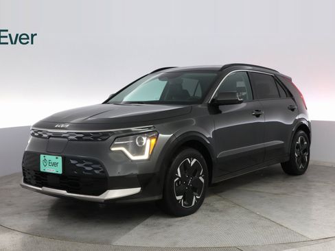 Used 2025 Kia Niro Wind image 2