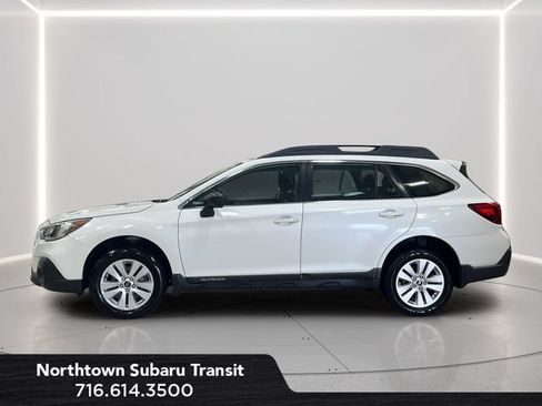 Used 2018 Subaru Outback 2.5i AWD/4WD image 2