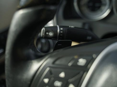 Used 2014 Mercedes-Benz E 550 Cabriolet image 23