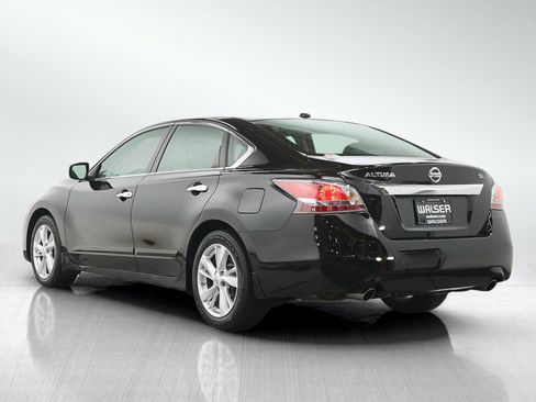 Used 2015 Nissan Altima 2.5 SL w/ Moonroof Package FWD image 3