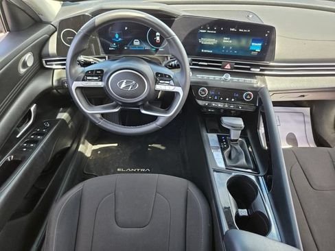 Used 2023 Hyundai Elantra SEL w/ Convenience Package FWD image 13