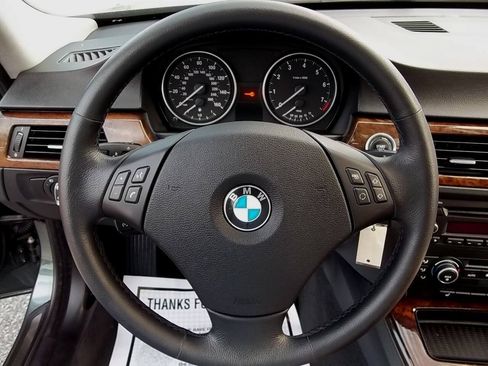 Used 2009 BMW 328i xDrive Sedan AWD/4WD image 19