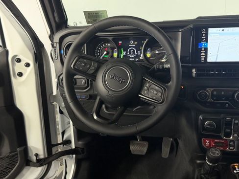 Used 2024 Jeep Wrangler Unlimited Rubicon 4xe AWD/4WD image 17