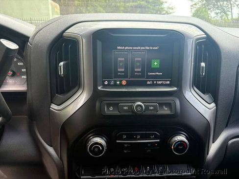 Used 2020 Chevrolet Silverado 1500 Custom w/ Custom Value Package AWD/4WD image 19