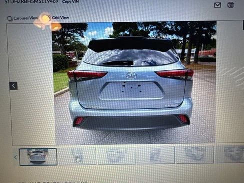 Used 2021 Toyota Highlander XLE AWD/4WD image 2