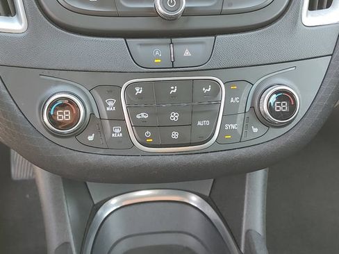 Used 2024 Chevrolet Malibu LT FWD image 16