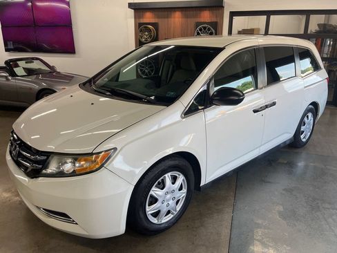 Used 2014 Honda Odyssey LX image 3