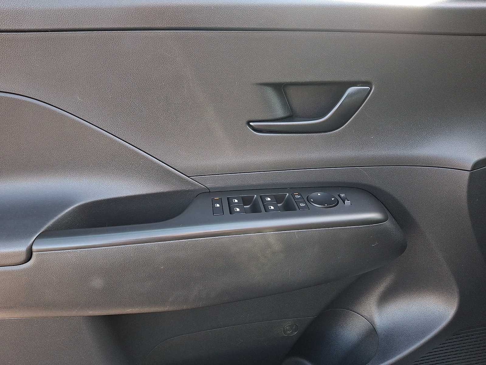 Certified 2025 Hyundai Kona SEL FWD image 13
