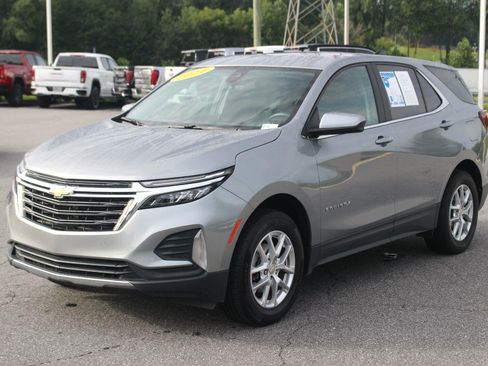 Used 2024 Chevrolet Equinox LT AWD/4WD image 3