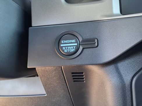 New 2025 Ford Bronco Outer Banks image 19