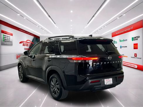 Used 2022 Nissan Pathfinder SV AWD/4WD image 5