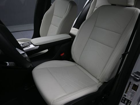 New 2026 BMW X2 xDrive28i w/ Technology Package AWD/4WD image 11