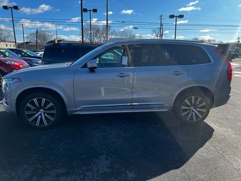 Used 2023 Volvo XC90 B5 Plus image 13