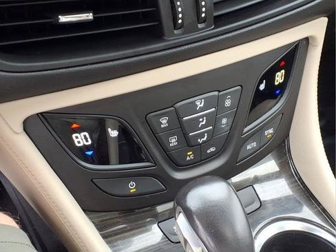 Used 2020 Buick Envision Essence w/ Experience Buick Package FWD image 15