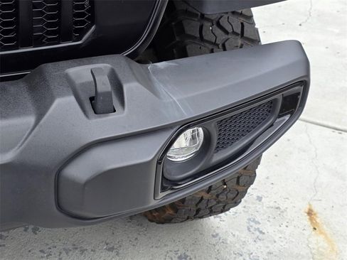 Used 2023 Jeep Gladiator Willys image 28