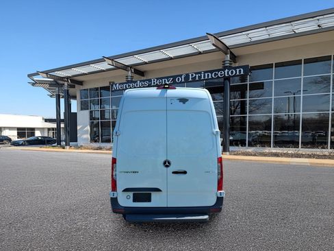Used 2024 Mercedes-Benz Sprinter 2500 image 4