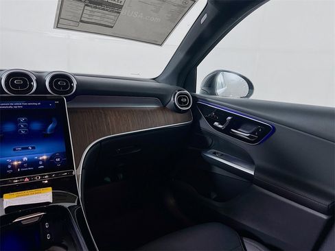 New 2025 Mercedes-Benz GLC 300 4MATIC image 24