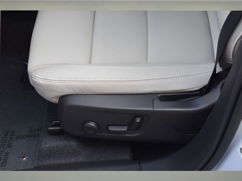 New 2026 Volvo XC40 B5 Plus w/ Protection Package Premier image 34