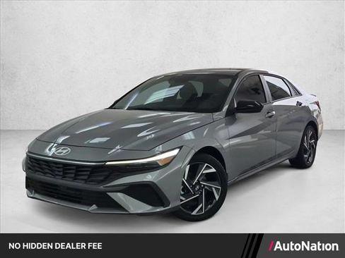 Certified 2025 Hyundai Elantra SEL FWD image 1