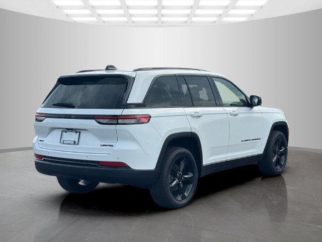 Used 2023 Jeep Grand Cherokee Limited w/ Black Appearance Package AWD/4WD image 7