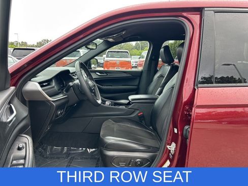 Used 2023 Jeep Grand Cherokee L Laredo AWD/4WD image 9