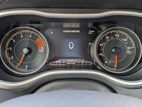 Used 2018 Jeep Cherokee Overland AWD/4WD image 16