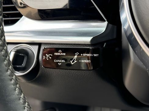 Used 2019 Porsche Panamera 4 image 40