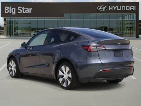 Used 2023 Tesla Model Y Long Range AWD/4WD image 3
