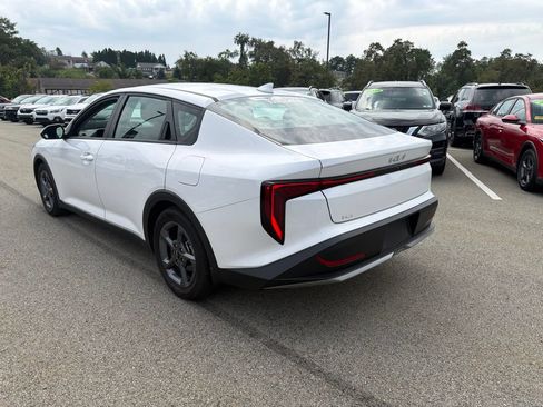 Certified 2025 Kia K4 FWD image 5