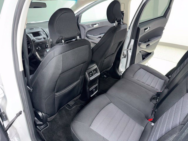 Used 2018 Ford Edge SE FWD image 21