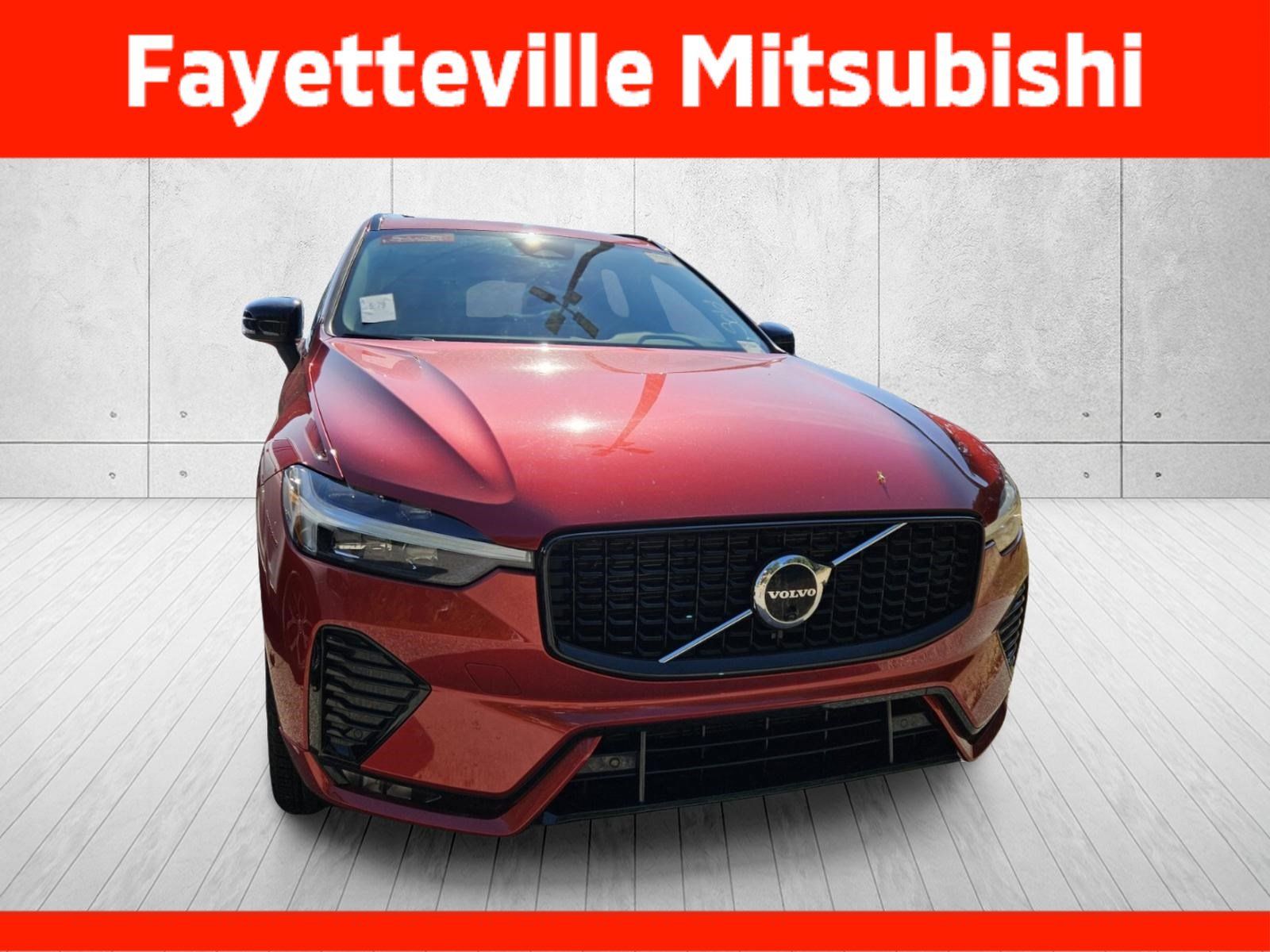 Used 2023 Volvo XC60 B5 Plus w/ Protection Package Premier AWD/4WD image 4