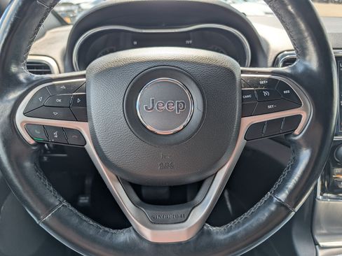 Used 2021 Jeep Grand Cherokee Laredo X AWD/4WD image 25