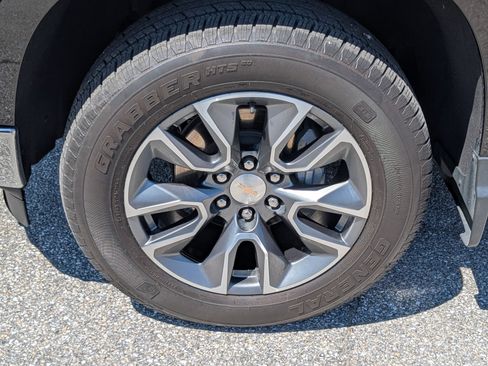 Used 2023 Chevrolet Silverado 1500 LT AWD/4WD image 10