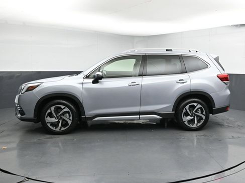 Used 2022 Subaru Forester Touring image 5