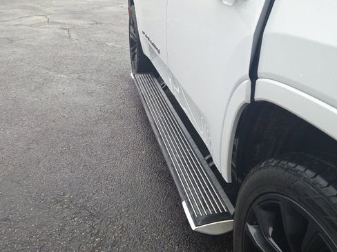 Used 2022 Jeep Grand Wagoneer Series II w/ Quick Order Packagew 28T image 16