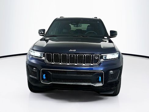 Used 2023 Jeep Grand Cherokee Overland w/ Advanced Protech Group III AWD/4WD image 2