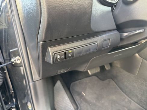 Used 2020 Toyota Corolla LE image 13