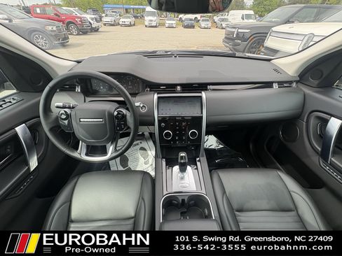 Used 2020 Land Rover Discovery Sport SE image 18