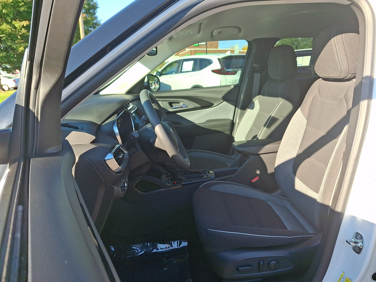 Used 2023 Chevrolet TrailBlazer LT w/ Convenience Package FWD image 13