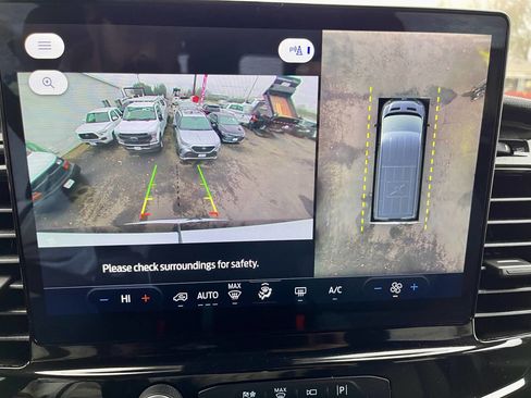 Used 2023 Ford Transit 350 XLT image 11