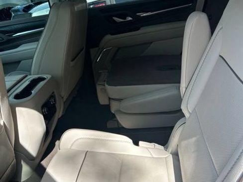 Certified 2022 GMC Yukon Denali RWD image 8