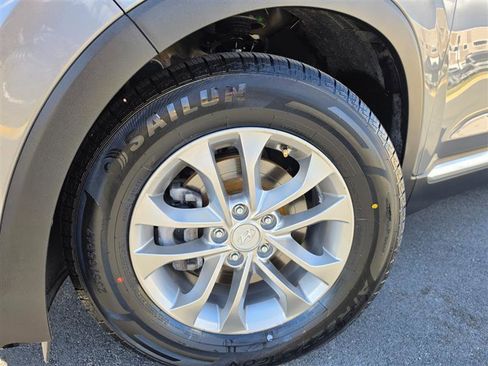 Used 2019 Hyundai Santa Fe SE image 42