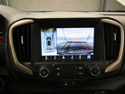 Used 2024 GMC Terrain Denali w/ Denali Premium Package image 8