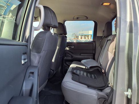 Used 2025 Nissan Frontier SV image 23