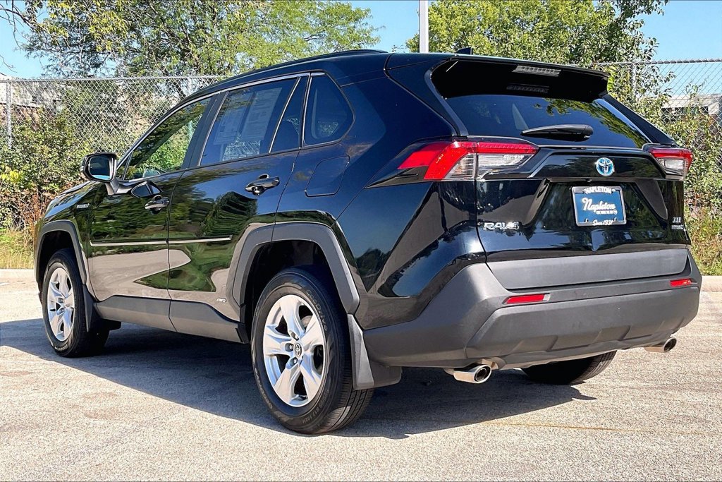 Used 2021 Toyota RAV4 XLE w/ Convenience Package AWD/4WD image 11